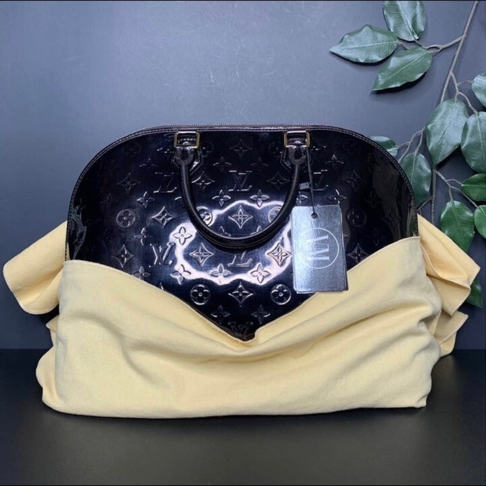 🔴SOLD🔴LOUIS VUITTON • VERNIS ALMA BAG - Picture 1 of 10